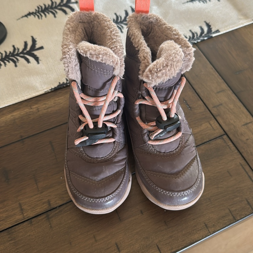 Snow shoes - Picture 2 of 4
